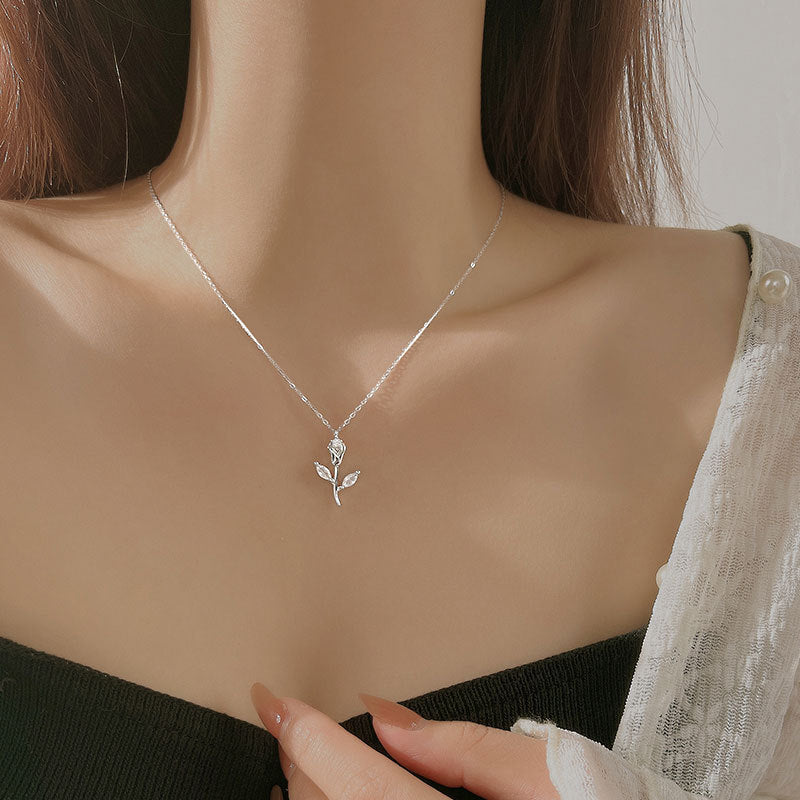 925 Sterling Silver Rose necklace