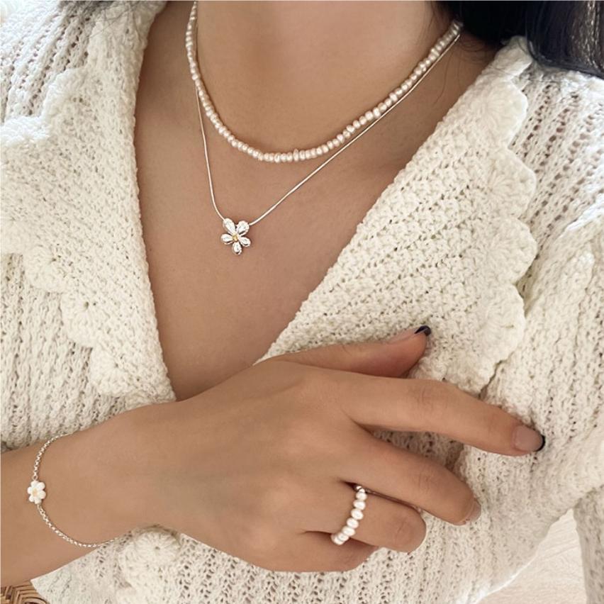 925 Sterling Silver Daisy necklace