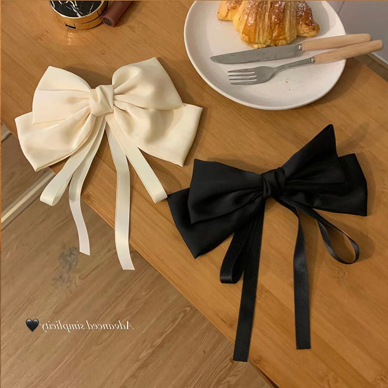 Big bow streamer hair clip
