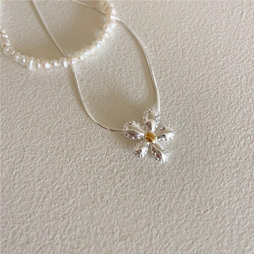 925 Sterling Silver Daisy necklace