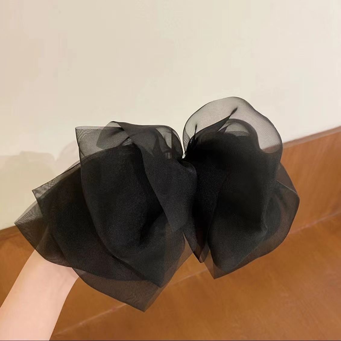 Chiffon bow spring clip
